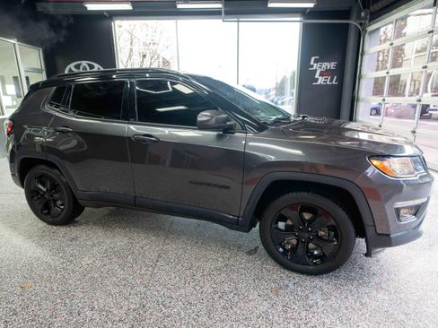 Used 2020 Jeep Compass Latitude image 5