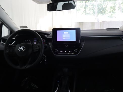Used 2024 Toyota Corolla LE FWD image 2