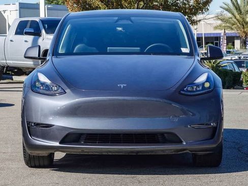 Used 2023 Tesla Model Y Long Range image 2