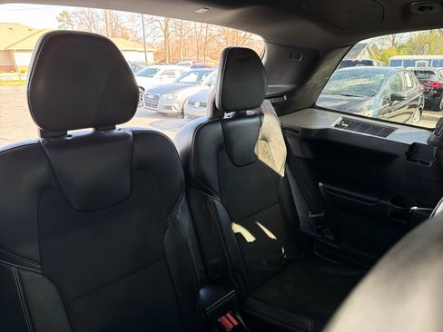 Used 2017 Volvo XC90 T6 R-Design w/ Vision Package image 13