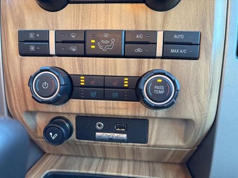 Used 2011 Ford F150 Lariat w/ Lariat Chrome Pkg image 22