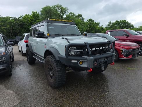 Used 2021 Ford Bronco First Edition AWD/4WD image 1
