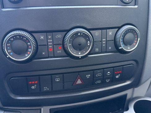 Used 2017 Mercedes-Benz Sprinter 2500 image 44