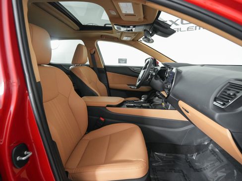 Certified 2025 Lexus NX 250 Premium SUV image 19