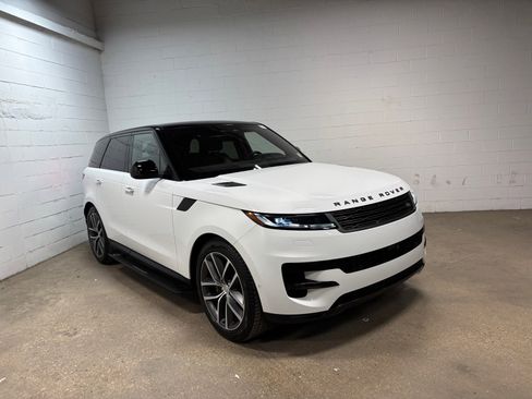 Used 2023 Land Rover Range Rover Sport SE AWD/4WD image 4