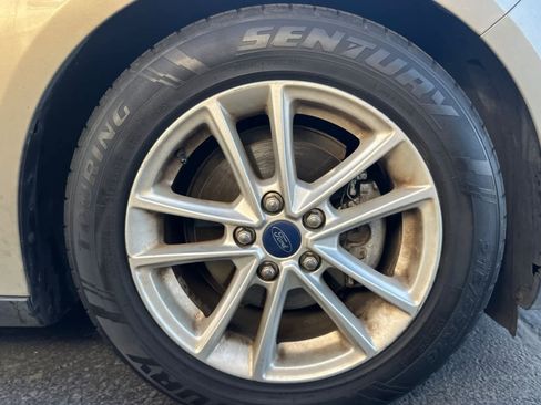 Used 2015 Ford Focus SE image 7