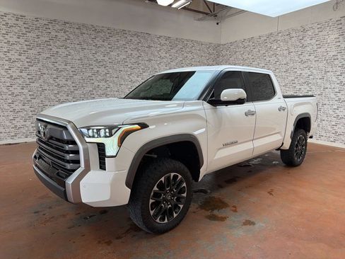 Used 2025 Toyota Tundra Limited AWD/4WD image 3