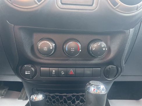 Used 2016 Jeep Wrangler Sport image 19