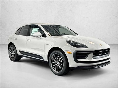 Used 2026 Porsche Macan AWD/4WD image 7