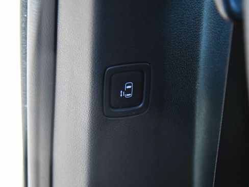 Used 2024 Kia Carnival LX FWD image 42