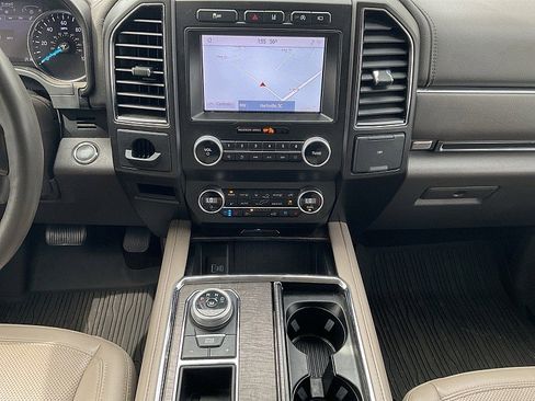 Used 2021 Ford Expedition Limited image 13