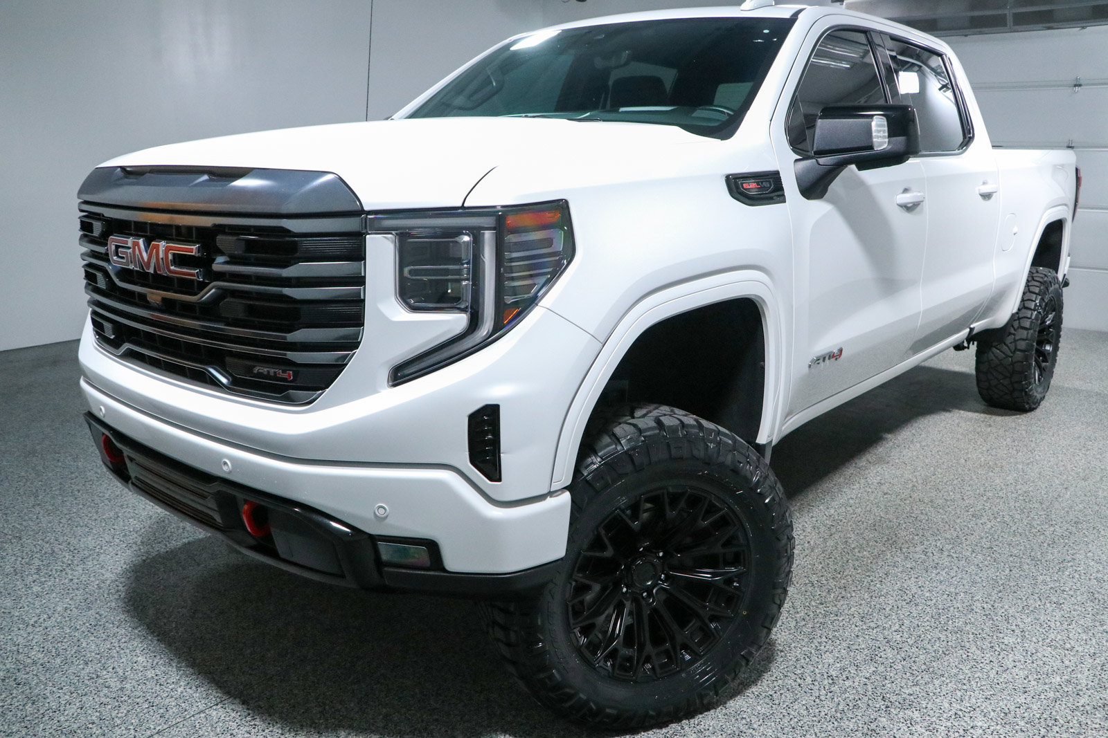 Used 2024 GMC Sierra 1500 AT4 w/ Technology Package AWD/4WD image 33