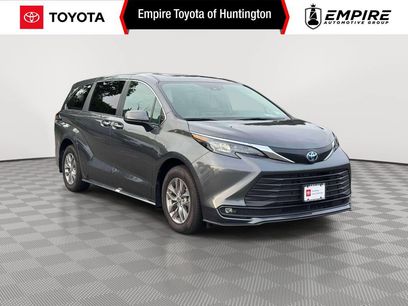 Used 2025 Toyota Sienna XLE