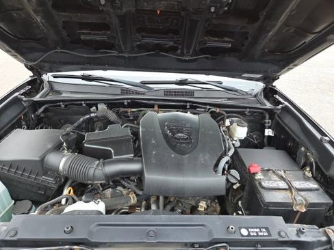 Used 2018 Toyota Tacoma TRD Sport image 72