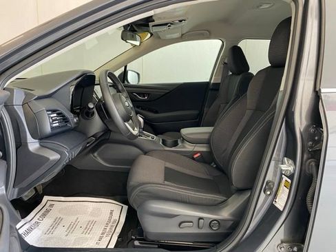 Used 2025 Subaru Outback Premium AWD/4WD image 11