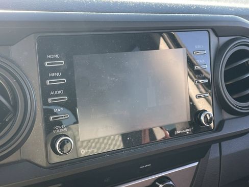 Used 2022 Toyota Tacoma SR image 5