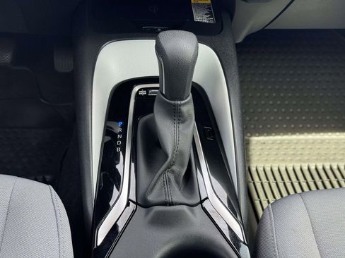 Used 2024 Toyota Corolla SE w/ SE Premium Package image 6