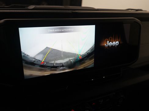 Used 2024 Jeep Wrangler Willys image 21