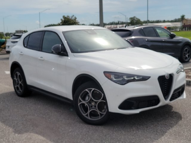 New 2025 Alfa Romeo Stelvio Sprint AWD/4WD image 32