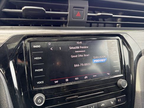 Certified 2021 Volkswagen Passat 2.0T R-Line image 19