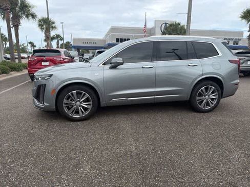 Used 2025 Cadillac XT6 Premium Luxury w/ LPO, Floor Liner Package FWD image 4