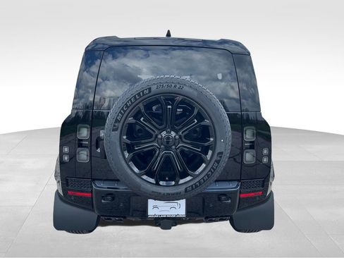 New 2026 Land Rover Defender 110 OCTA image 4
