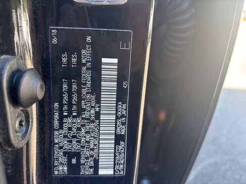 Used 2018 Toyota 4Runner TRD Off-Road AWD/4WD image 18