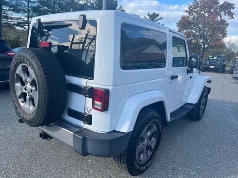 Used 2018 Jeep Wrangler Sahara w/ Connectivity Group AWD/4WD image 6