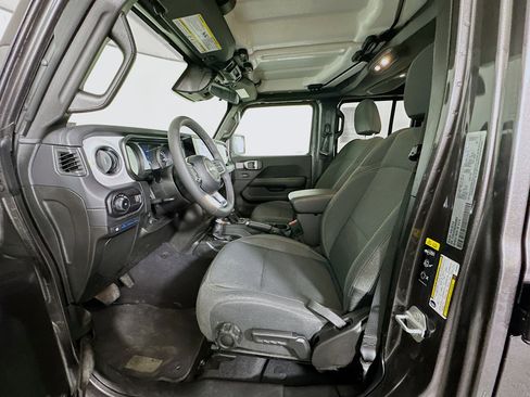 Used 2025 Jeep Wrangler Sahara w/ Safety Group image 13