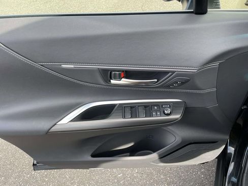 Used 2024 Toyota Venza Nightshade image 16