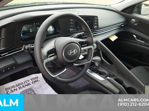 Certified 2026 Hyundai Elantra SE FWD image 12