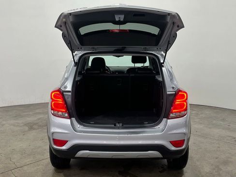 Used 2021 Chevrolet Trax LT image 12