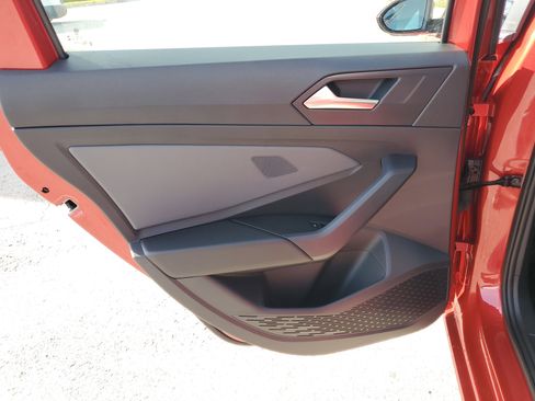 Used 2025 Volkswagen Jetta SE image 24