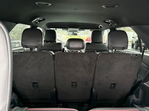 Used 2025 Ford Explorer ST-Line w/ ST-Line Street Pack image 52