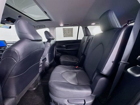 Used 2024 Toyota Grand Highlander XLE image 27