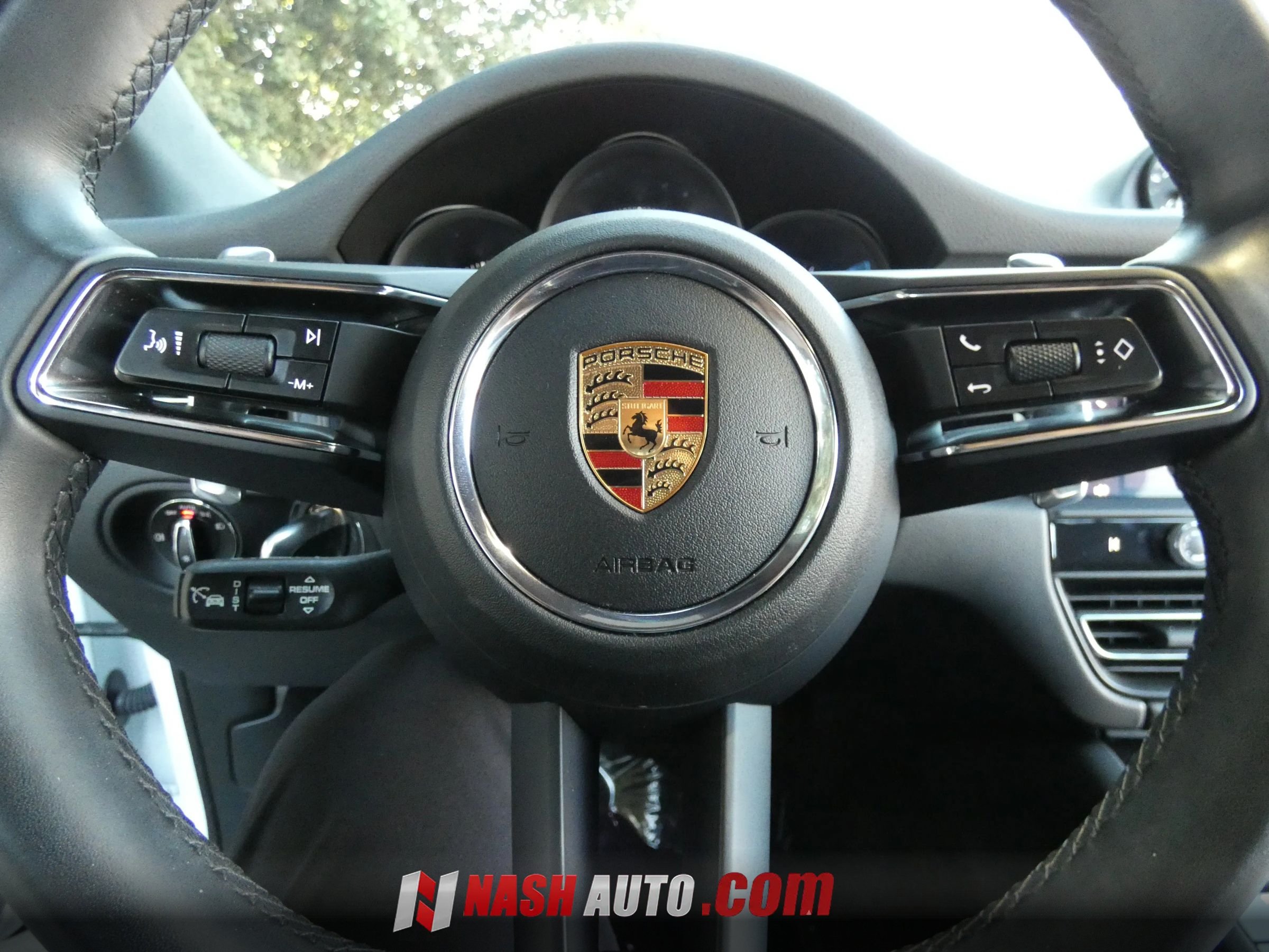 Used 2024 Porsche Macan AWD/4WD image 63
