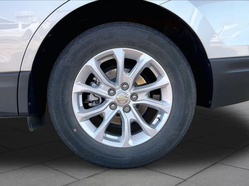 Used 2021 Chevrolet Equinox LT FWD image 12