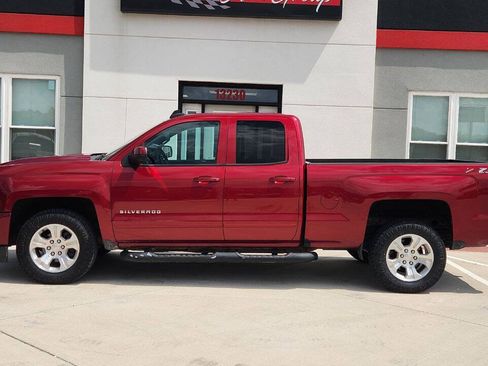 Used 2018 Chevrolet Silverado 1500 LT w/ All Star Edition AWD/4WD image 3