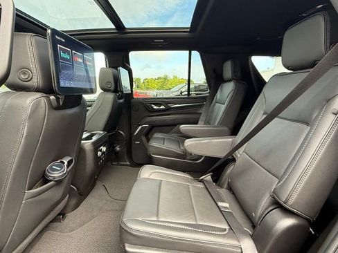 Used 2023 GMC Yukon XL Denali image 16
