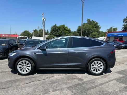 Used 2018 Tesla Model X 75D image 16
