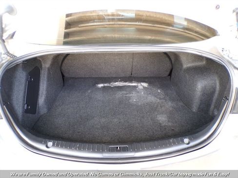 Used 2011 MAZDA MAZDA3 i Touring FWD image 38