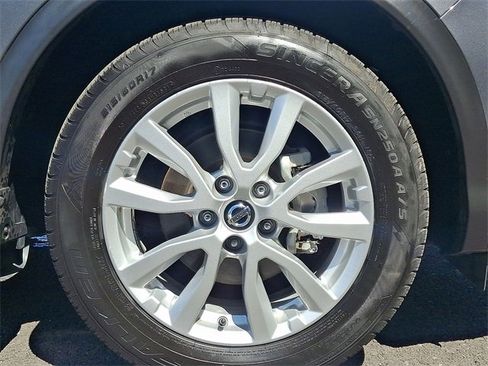 Used 2021 Nissan Rogue Sport SV image 8