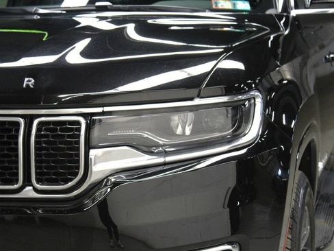 Used 2025 Jeep Wagoneer Series II image 38