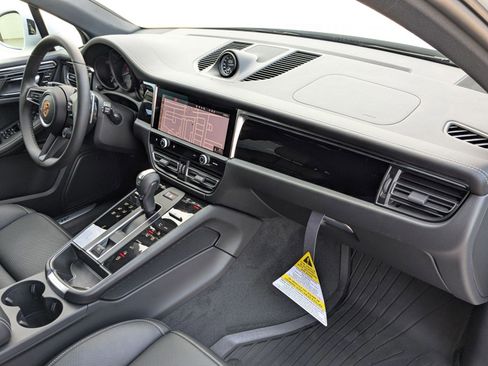 New 2026 Porsche Macan S image 26