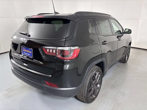 New 2026 Jeep Compass Latitude AWD/4WD image 8