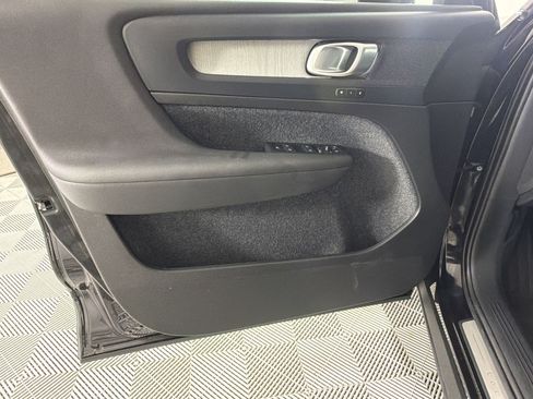 Used 2025 Volvo XC40 B5 Plus AWD/4WD image 28