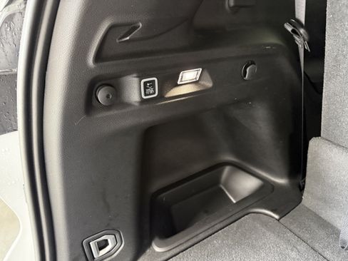 Used 2025 Jeep Grand Cherokee L Laredo w/ Luxury Tech Group I AWD/4WD image 6