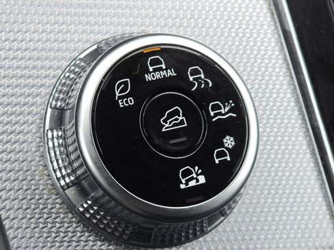 Used 2024 Mitsubishi Outlander SEL image 8