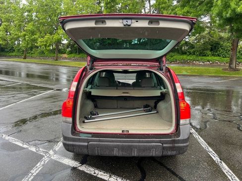 Used 2004 Volvo V70 AWD/4WD image 17