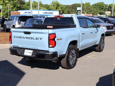Used 2025 Chevrolet Colorado Z71 AWD/4WD image 10